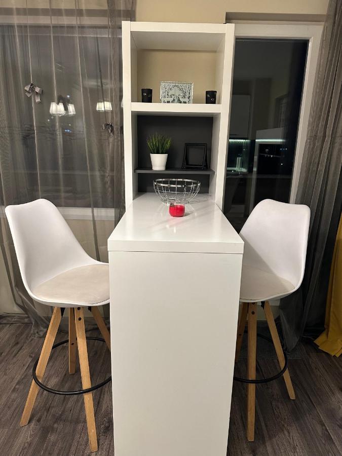 Uni Time Apartment By Lmg Sofia Luaran gambar