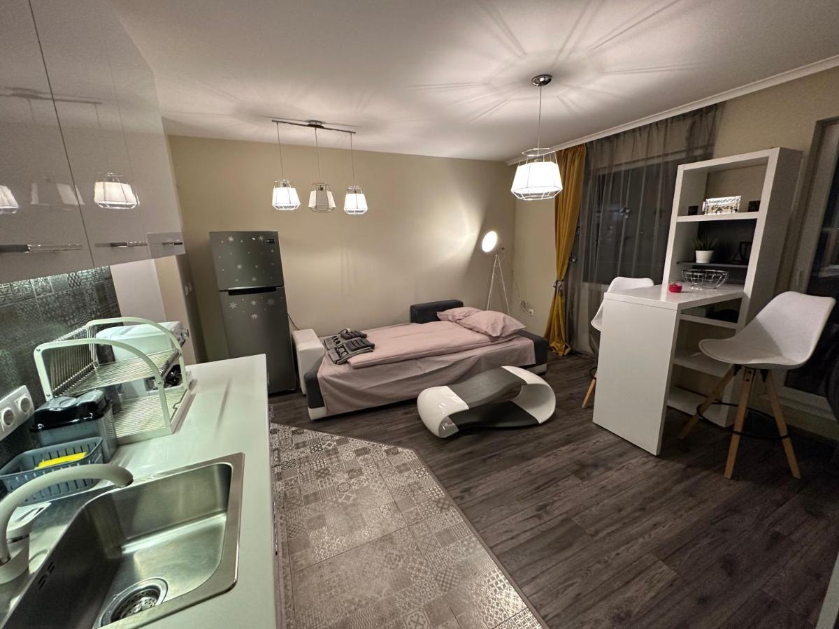 Uni Time Apartment By Lmg Sofia Luaran gambar